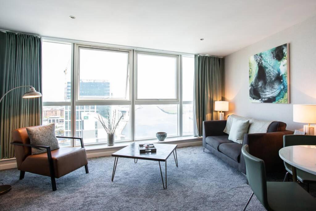 Titanic & City Views, Ultra Luxury City Parking Apartment Belfast Bagian luar foto