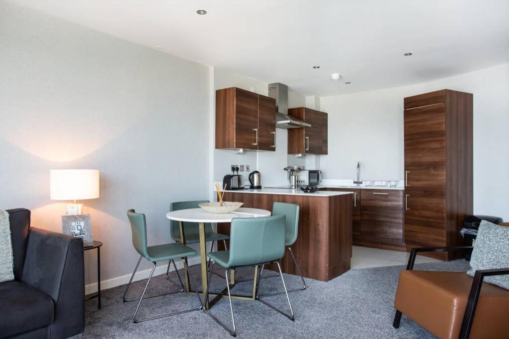 Titanic & City Views, Ultra Luxury City Parking Apartment Belfast Bagian luar foto