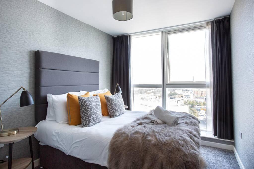 Titanic & City Views, Ultra Luxury City Parking Apartment Belfast Bagian luar foto