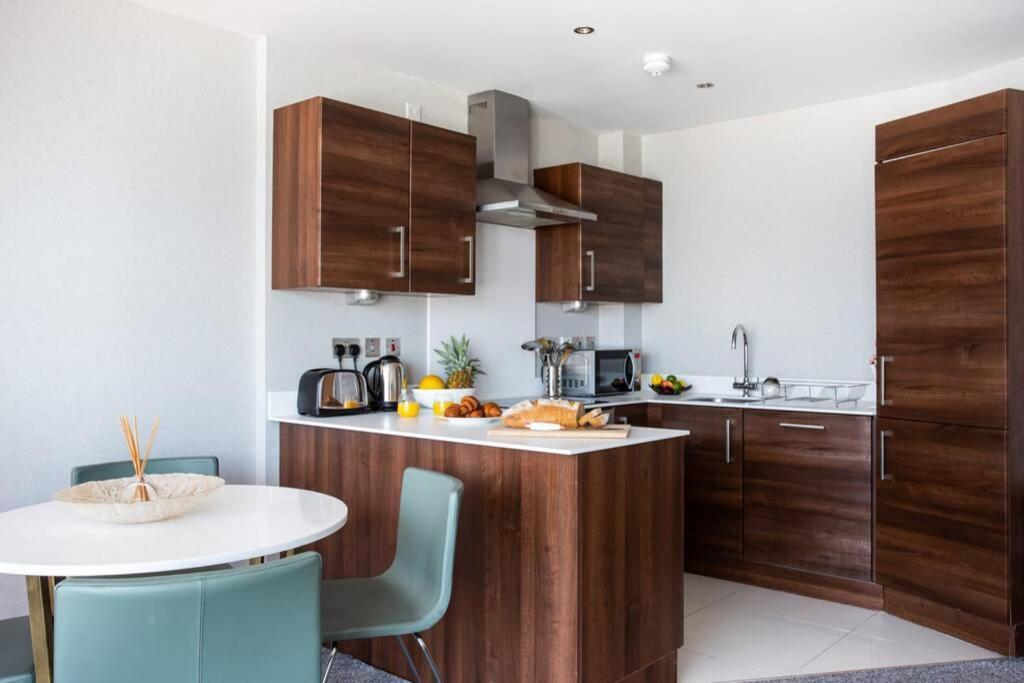 Titanic & City Views, Ultra Luxury City Parking Belfast Bagian luar foto