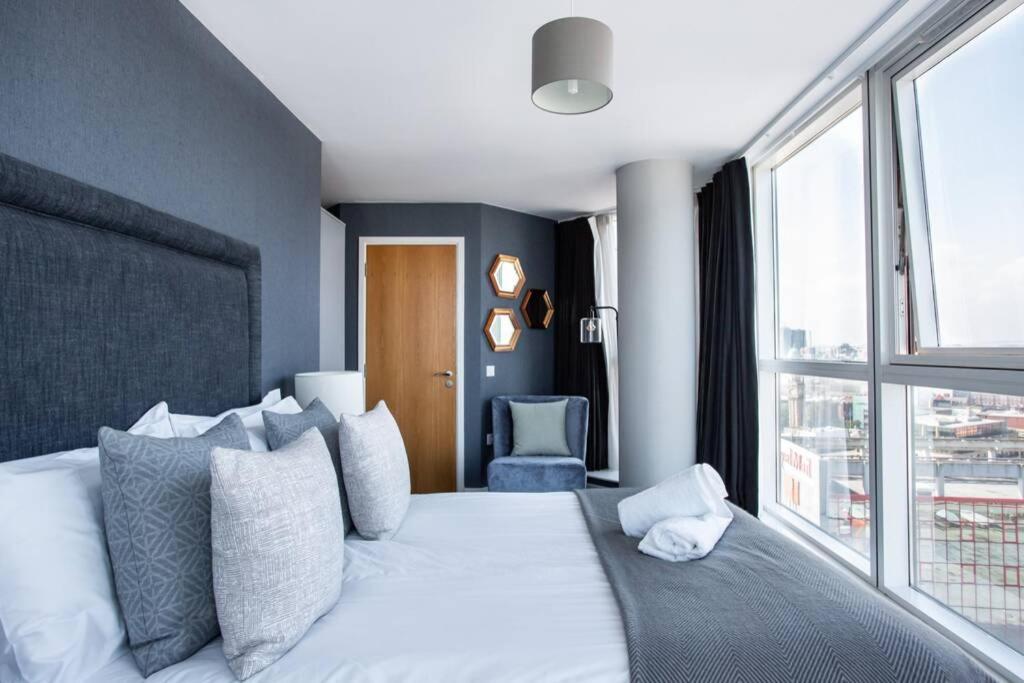 Titanic & City Views, Ultra Luxury City Parking Apartment Belfast Bagian luar foto