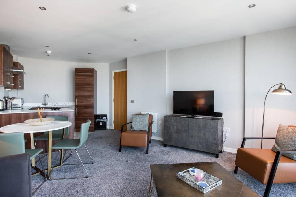 Titanic & City Views, Ultra Luxury City Parking Apartment Belfast Bagian luar foto