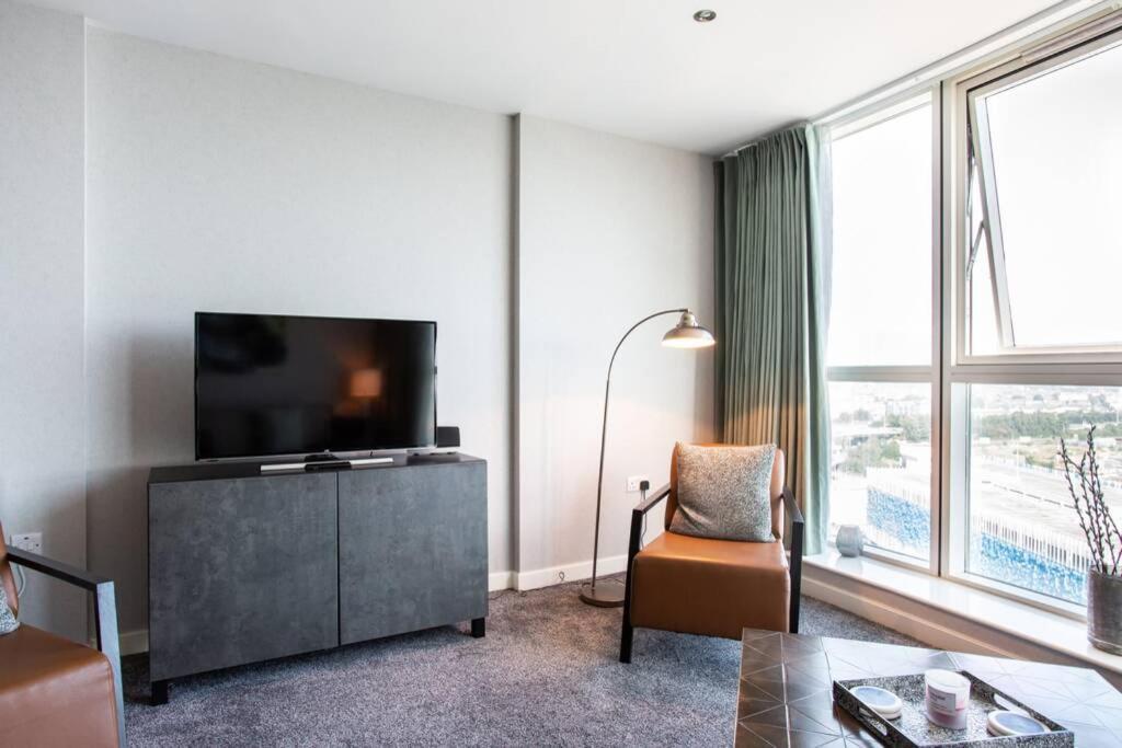 Titanic & City Views, Ultra Luxury City Parking Apartment Belfast Bagian luar foto