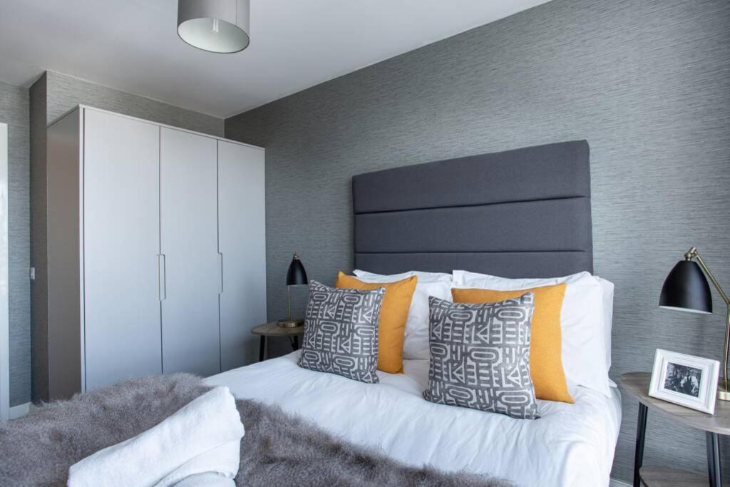 Titanic & City Views, Ultra Luxury City Parking Belfast Bagian luar foto